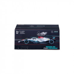 Bburago 1/43 versenyautó - MB F1 W13 E Performance(with helmet) Autó, jármű Bburago