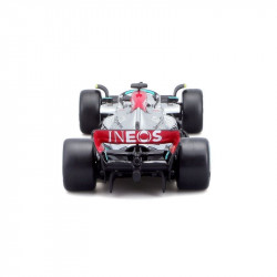 Bburago 1/43 versenyautó - MB F1 W13 E Performance(with helmet)
