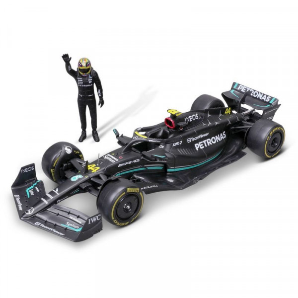 Bburago 1/24 F1 versenyautó pilótával - Mercedes-AMG F1 W14 E Performance