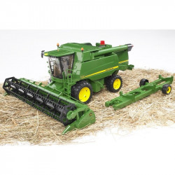 John Deere T670i kombájn