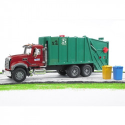 MACK Granite tűzoltóautó létrával, vízpumpával és L +S modullal Autó, jármű Bruder