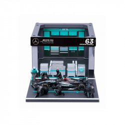 Bburago 1/43 F1 versenyautó - MB AMG W15 E Performance bokszutca Autópálya, parkolóház Bburago