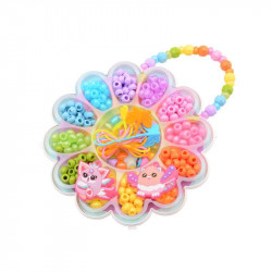 Gyöngyfűző virág alakú dobozban