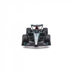 Bburago 1/24 F1 versenyautó - MB AMG W15 E Performance/Russel sisakkal