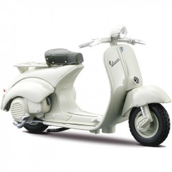 Maisto 1/18 Vespa robogók, több féle