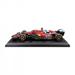Bburago 1/18 F1 KIT - Ferrari SF-25 /Leclerc sisakkal Autó, jármű Bburago